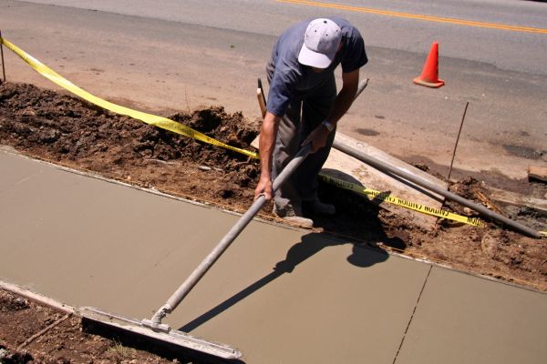 Sidewalk Pouring in Columbia
